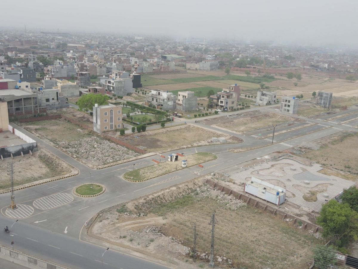 2 marla commercial plot for sale in Lahore